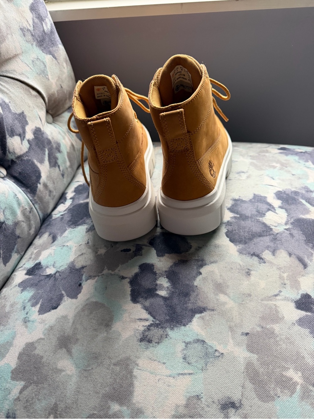 Timberland Wheat/Tan Nubuck Lace-Up Boots with White Lug Sole - Picture 3 of 7